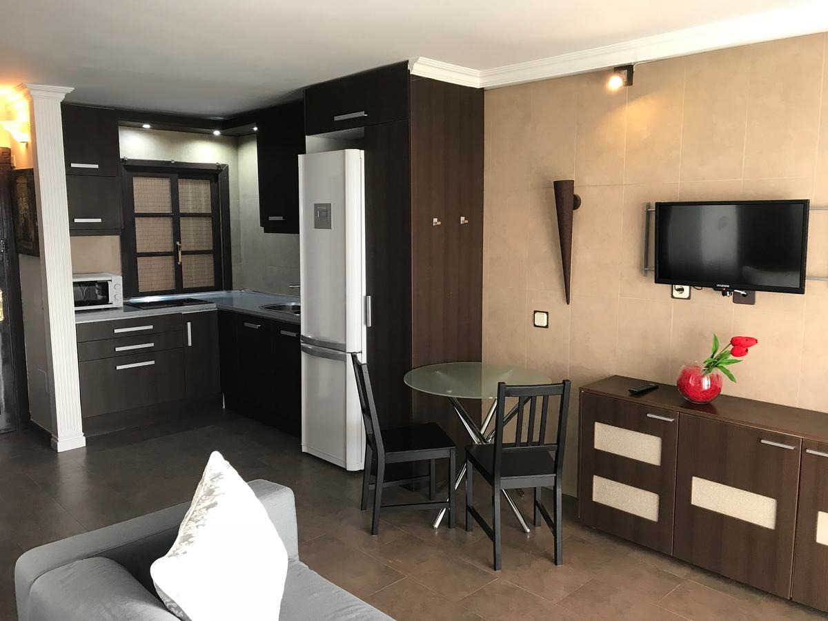 Apartment Windsor Адехе Екстериор снимка