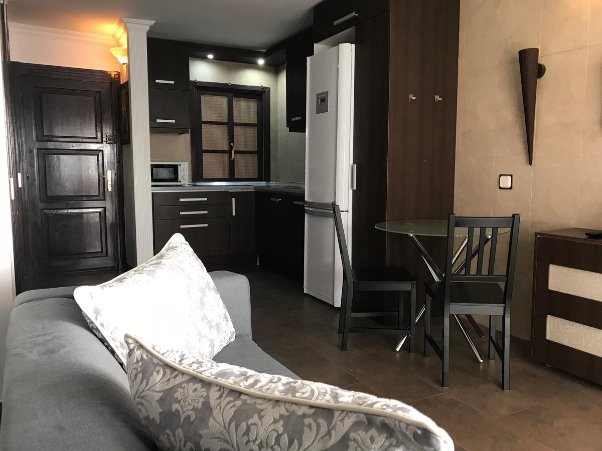 Apartment Windsor Адехе Екстериор снимка