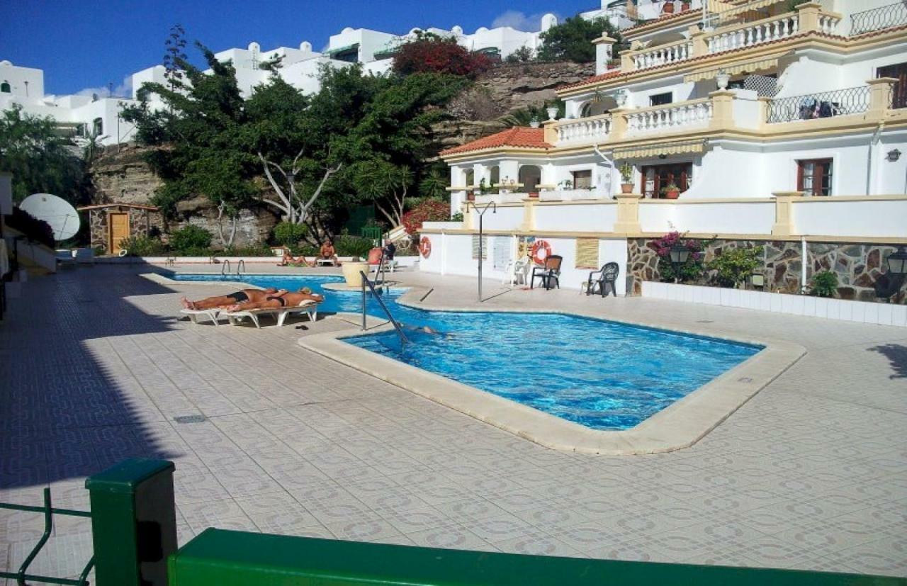 Apartment Windsor Адехе Екстериор снимка